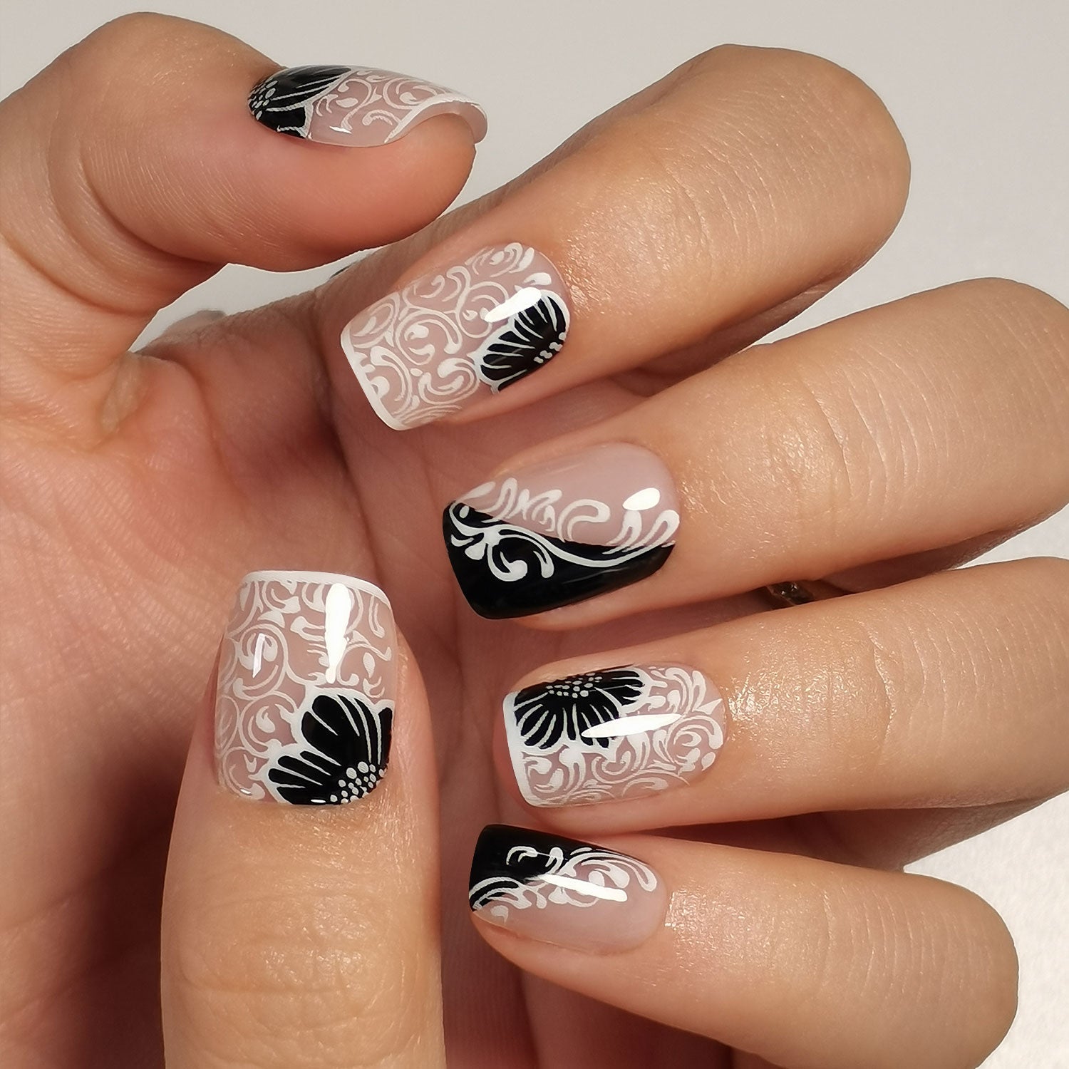 Gel Press On Nails 16 Sizes-32 Pcs Kit CUJ24120201