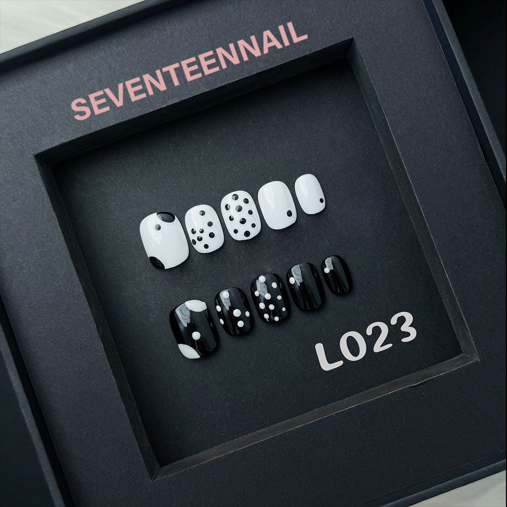 Minimal Waltz-Handmade Nails